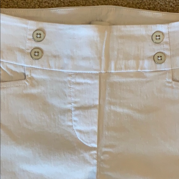 White capris. Pull on, perfectly white! Reitman’s - Picture 3 of 9